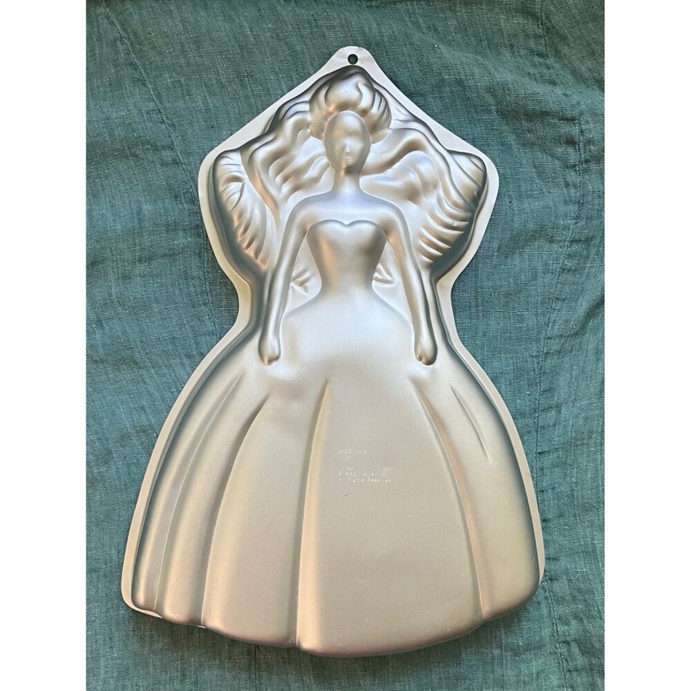 VTG ‘92 Wilton Cake Pan Barbie Full Size Aluminum Mattel 2105 2551 Mold Angel